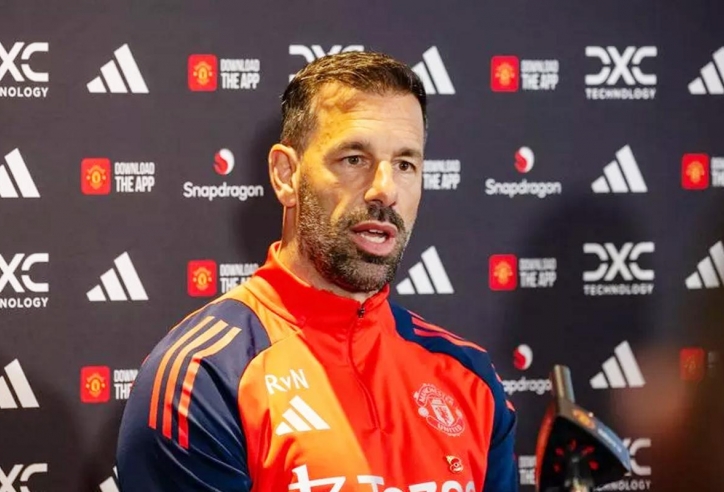 Van Nistelrooy chính thức chốt tương lai tại Man Utd