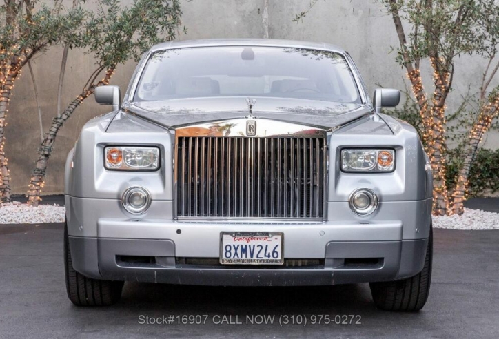 Cẩn trọng trước cạm bẫy 'xe sang giá rẻ' mang tên Rolls-Royce Phantom 2004