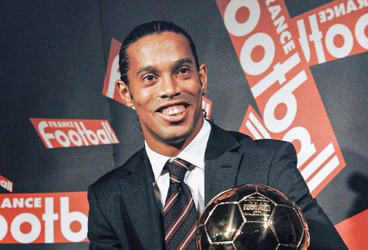 MU có thể mua Ronaldinho, tại sao lại bỏ phút cuối?