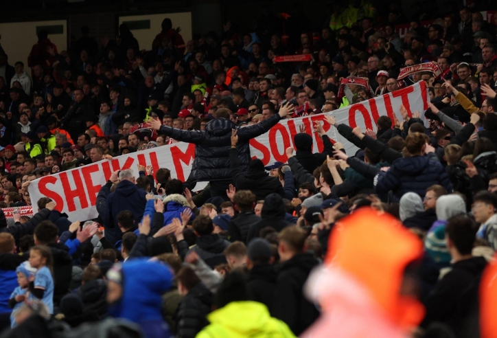 CĐV Bayern Munich đá xoáy Man City, ‘nói hộ’ nỗi lòng fan MU ở đại chiến tại Etihad