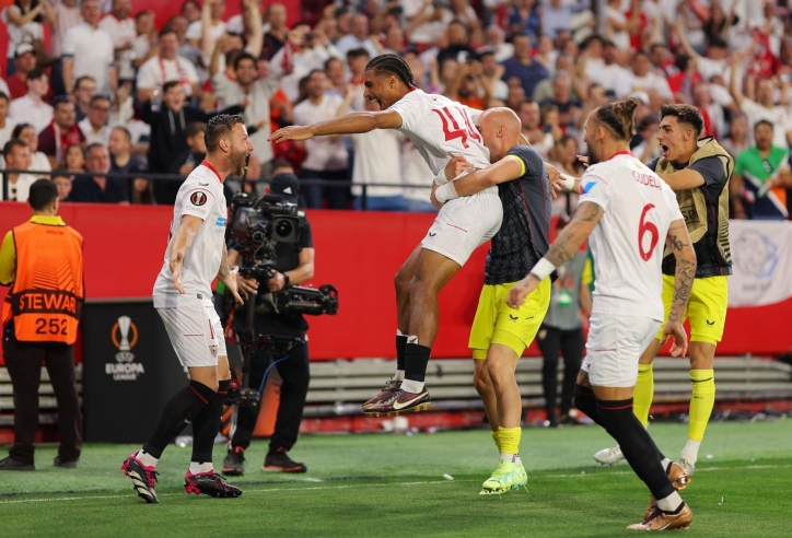 De Gea và Maguire mắc sai lầm tai hại, MU thua thảm Sevilla