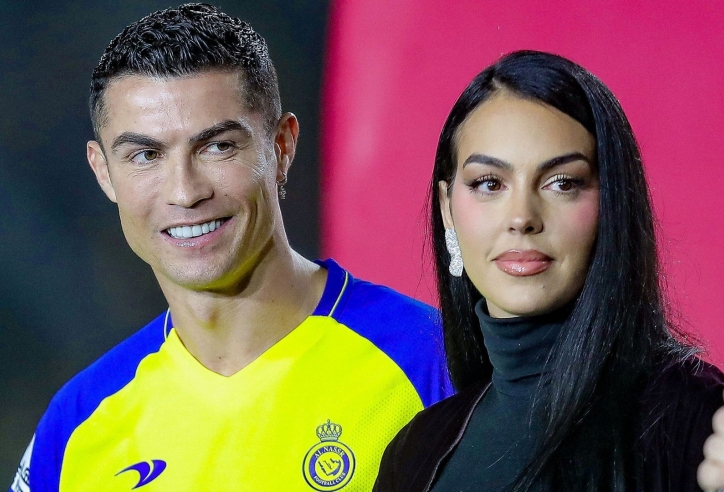 Bạn gái lên tiếng trước nghi vấn chia tay Ronaldo