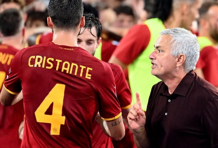 Jose Mourinho gây bão, công khai chỉ ra 'cừu đen' tại AS Roma