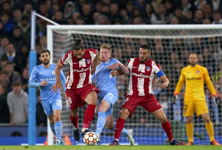 Atletico Madrid bị UEFA phạt nặng trước trận tái đấu Man City