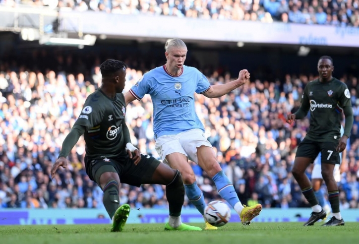 Haaland làm chim mồi, Man City đánh chiếm ngôi đầu từ tay Arsenal