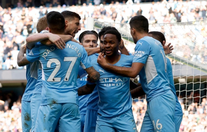 Man City chạm một tay vào chức vô địch sau chiến thắng 5 sao trước Newcastle