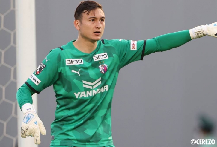 Đặng Văn Lâm giữ sạch lưới trong trận đầu bắt chính cho Cerezo Osaka