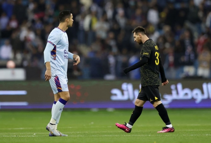 Messi chính thức có được thứ 'độc nhất vô nhị' từ Ronaldo