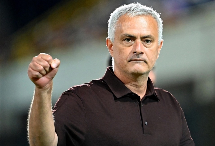 Vượt qua Allergri, Mourinho thiết lập nên kỷ lục vĩ đại