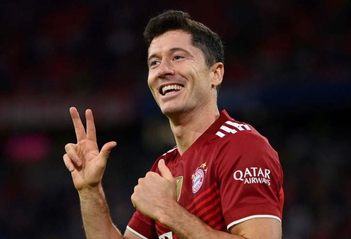 Lewandowski ghi bàn vượt Messi và Ronaldo, sáng cửa giành QBV 2021