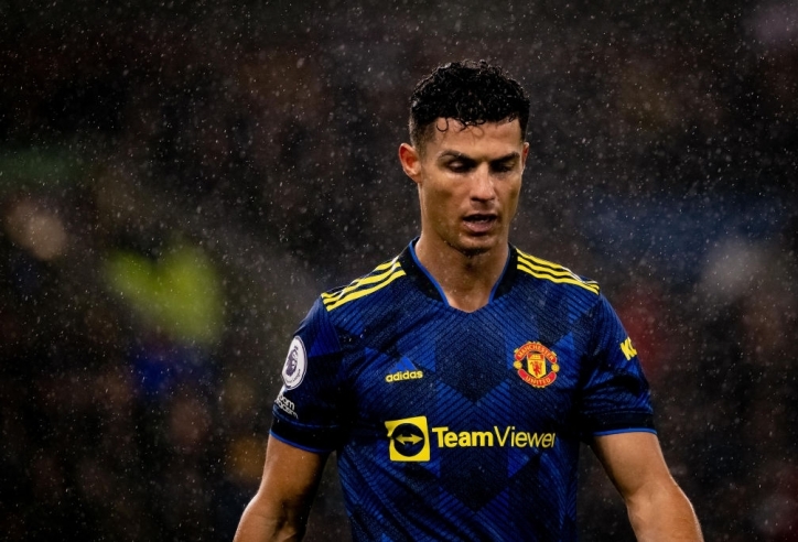 Ronaldo dự bị, MU bị đội bóng xếp cuối bảng cầm chân trong trận đấu gây tranh cãi