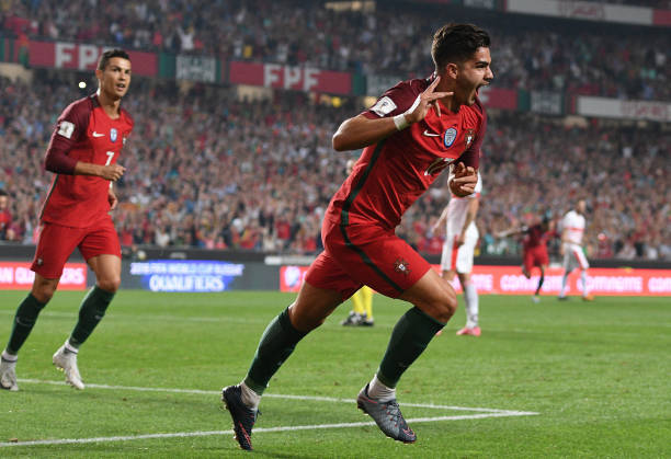 Tin chuyển nhượng MU 7/5: Chia tay ngôi sao chạy cánh, nhắm hậu bối Ronaldo