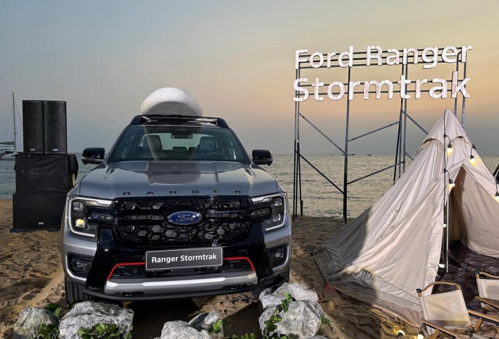 Chiêm ngưỡng Ford Ranger Stormtrak tại Việt Nam: Hầm hố hơn Wildtrak, giá dự kiến 1,059 tỷ đồng