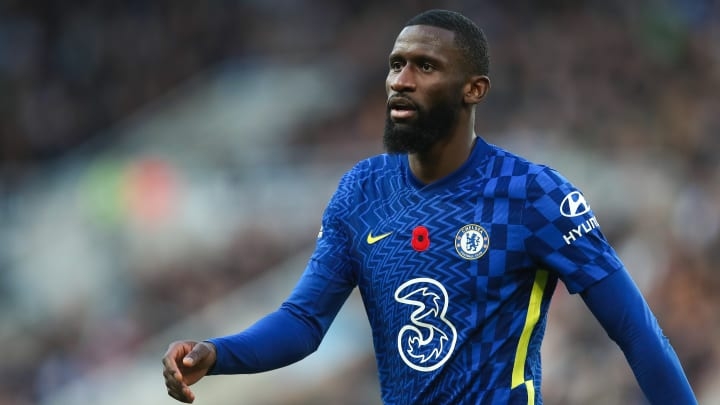 Chia tay Rudiger, Chelsea gây sốc khi 'tậu' hậu vệ lương cao nhất thế giới?