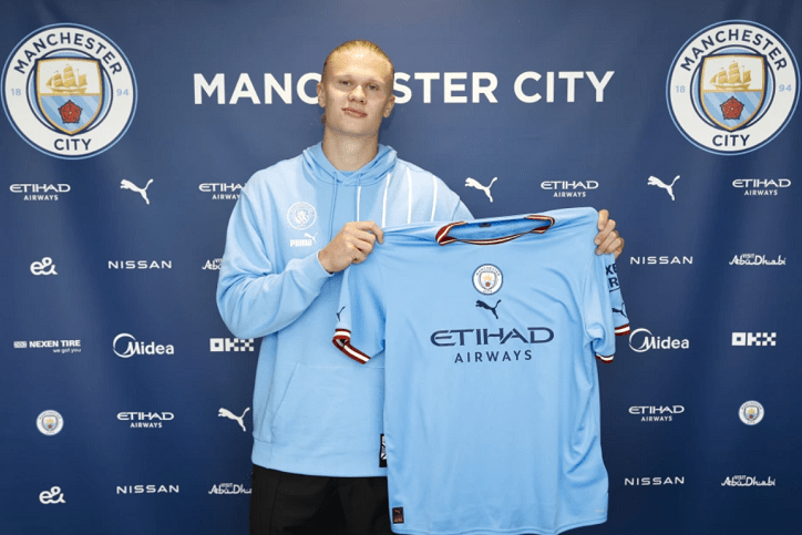 CHÍNH THỨC: Man City chiêu mộ xong siêu tiền đạo 'vạn người mê'