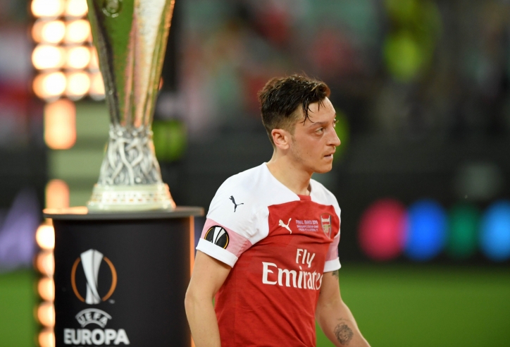 Mesut Ozil chính thức giải nghệ ở tuổi 34: Đoạn kết buồn của một thiên tài