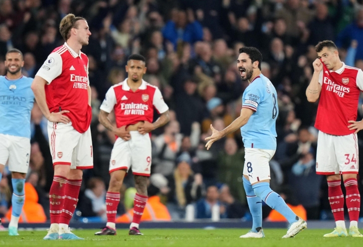 Tự dâng chức vô địch cho Man City, Arsenal trả giá đắt tại C1