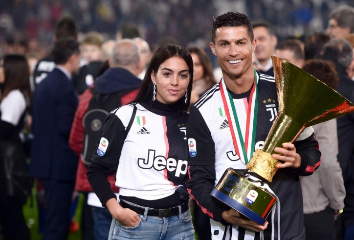 Tại sao Ronaldo 'chưa chịu' kết hôn với Georgina?