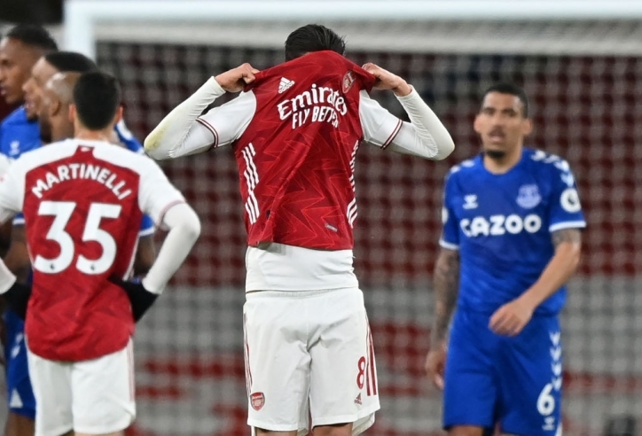 Arsenal thua bạc nhược Everton ngay trên sân nhà