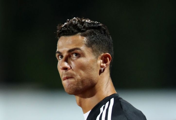 Ronaldo thái độ thẳng mặt tân HLV Juventus, xác định bến đỗ mới