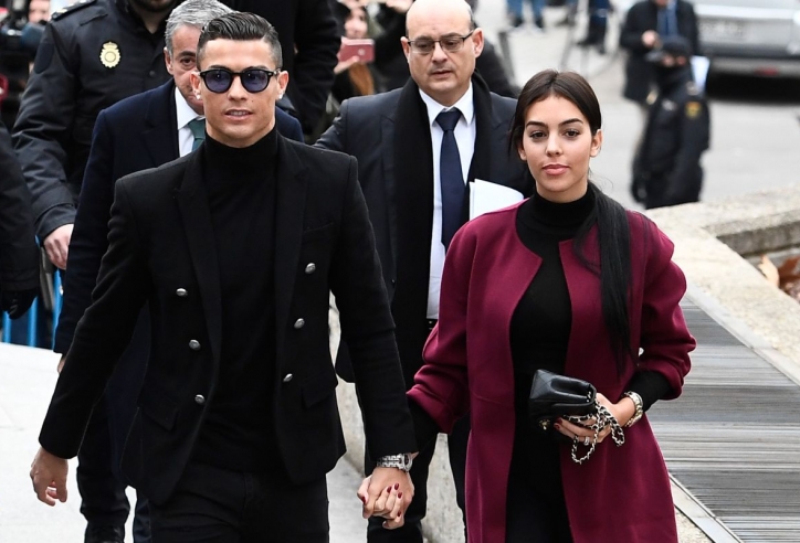 Ronaldo bất ngờ báo tin vui, 'thương vụ thế kỷ' chuẩn bị hoàn tất