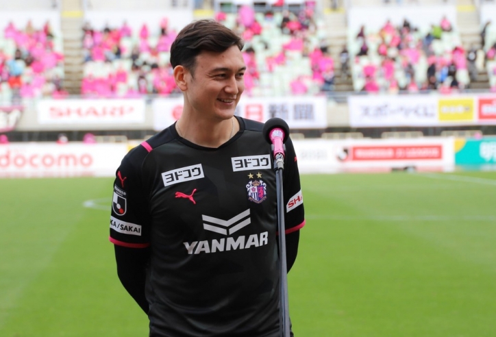 Văn Lâm được HLV Cerezo Osaka tin tưởng