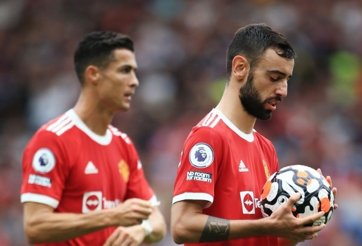 Bruno Fernandes bị 'người nhà' chỉ trích dữ dội vì xin lỗi fan MU