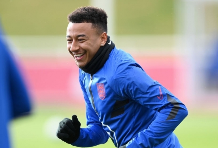 Huyền thoại MU gạ gẫm 'tân đại gia' Newcastle mua Lingard