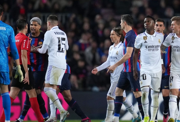 Va chạm ở El Clasico, hậu vệ Barcelona 'cảnh báo' sao Real Madrid