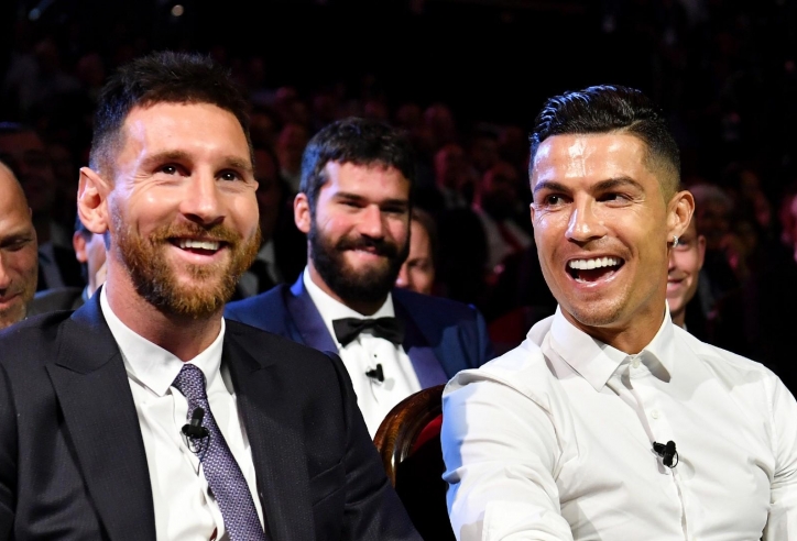 Đây, đáp án cho câu hỏi: 'Ronaldo với Messi, ai giỏi hơn?'