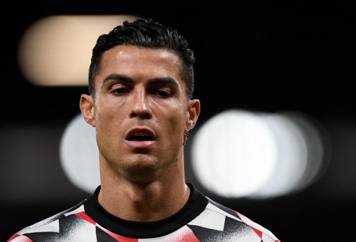 Ngồi dự bị, Ronaldo vẫn để lại điểm nhấn bằng hành động xấu xí