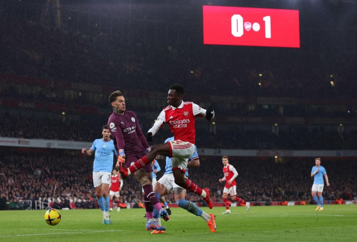 Trọng tài thêm một lần gây tranh cãi trong trận đấu Arsenal vs Man City