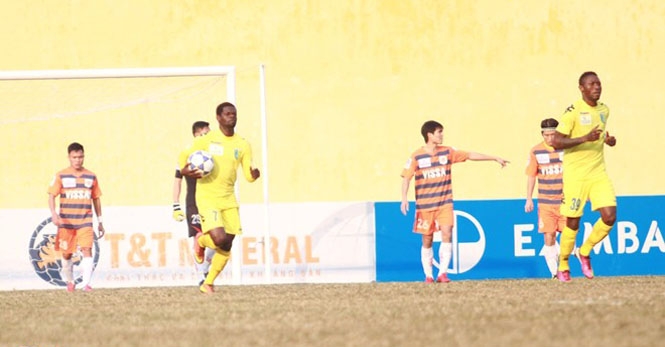 Hà Nội T&T 1-3 V.Ninh Bình: Chủ nhà không đòi được nợ