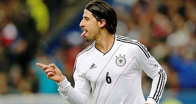 World Cup 2014: Khedira trở lại, 'Hoàng đế' Adriano tan mộng