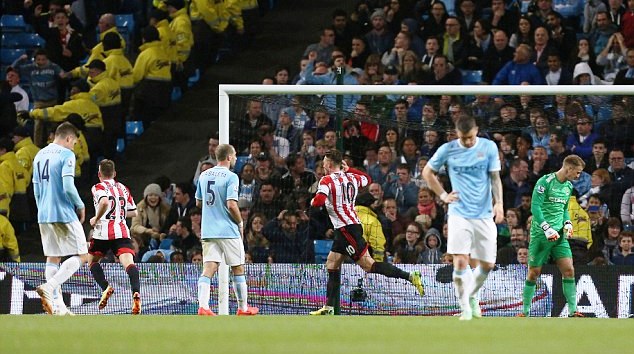 Man City 2-2 Sunderland: Chết hụt ở Etihad