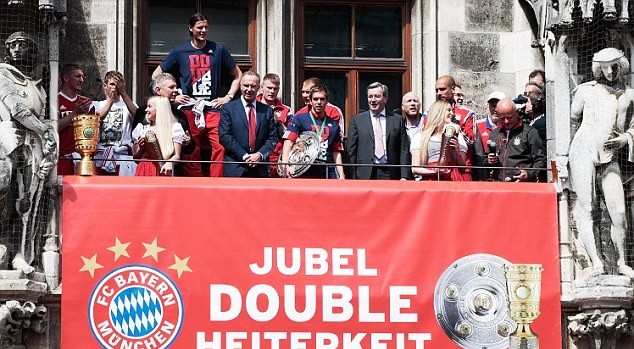 Bayern Munich tổ chức lễ ăn mừng hoành tráng