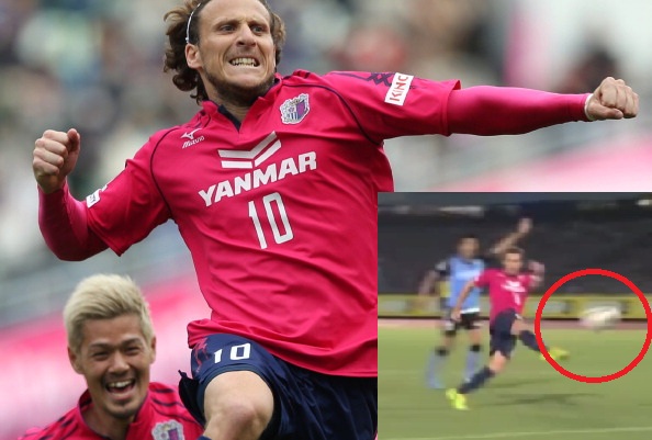 VIDEO: Siêu phẩm ở tuổi 35 của Diego Forlan