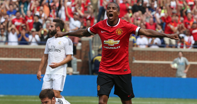 Hàng loạt đội bóng muốn ‘giải cứu’ Ashley Young khỏi Man Utd