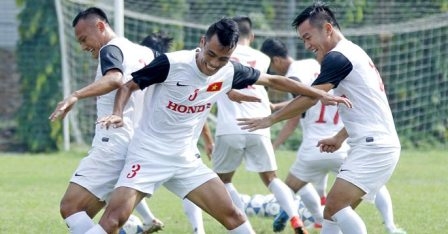 ĐT Việt Nam chuẩn bị cho AFF Suzuki Cup 2014: Cạnh tranh khốc liệt