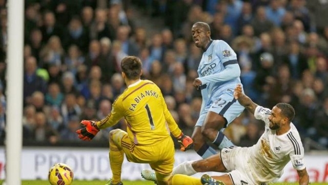 Video clip bàn thắng: Man City 2-1 Swansea City - Toure tỏa sáng