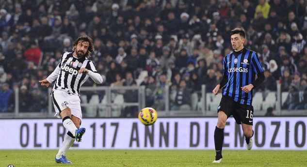 VIDEO: Siêu phẩm sút xa đẳng cấp từ 35m của Andrea Pirlo