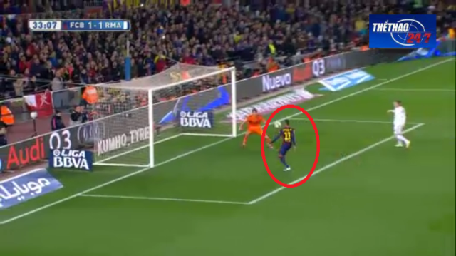 VIDEO: Neymar bỏ lỡ đáng tiếc khi đối mặt với Casillas trong vòng 5m50