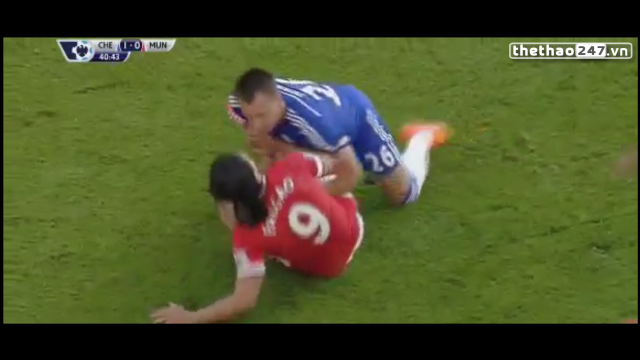 VIDEO: John Terry và Falcao suýt ẩu đả ngay trên sân