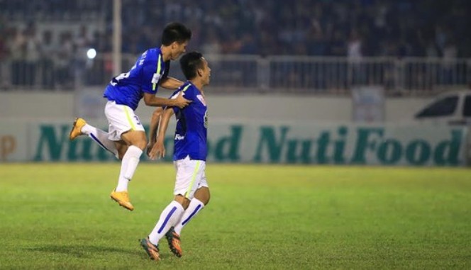 VIDEO: 5 bàn thắng đẹp nhất vòng 10 V-League 2015