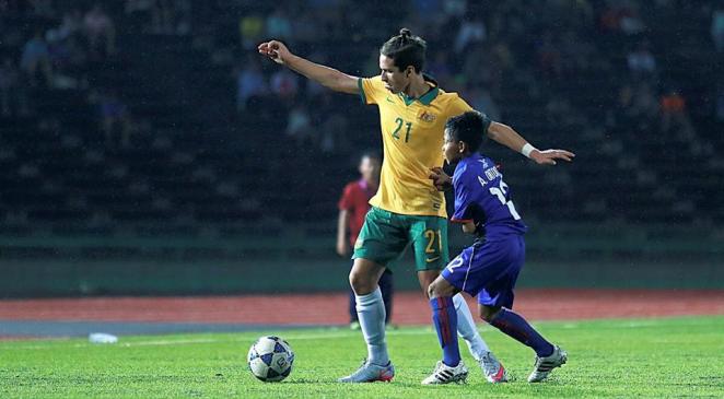 VIDEO: Màn thi đấu 'lấy trứng chọi đá' của U16 Campuchia vs U16 Australia