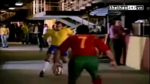 VIDEO: Màn so tài thú vị của các huyền thoại Brazil và Bồ Đào Nha