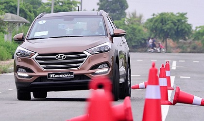 Chạy thử Hyundai Tucson 2016: Thêm cảm giác lái thể thao