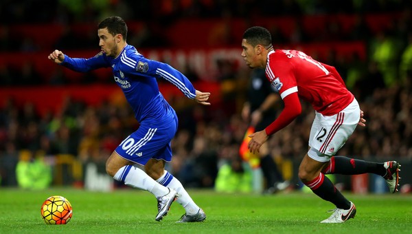 VIDEO: Tình huống phòng ngự siêu độc của Chris Smalling vs Chelsea