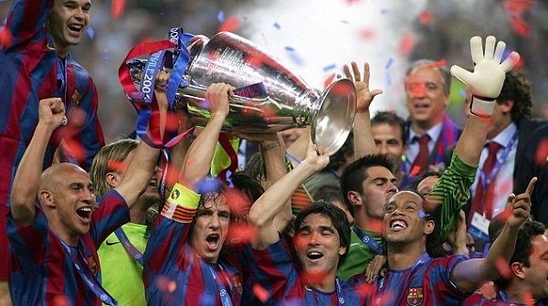 Huyền thoại Barca mang cúp Champions League tới Việt Nam