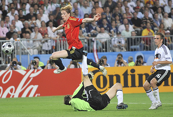 Lahm và oan gia ngõ hẹp mang tên Torres